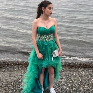 Meet your Posher, Emy-laura